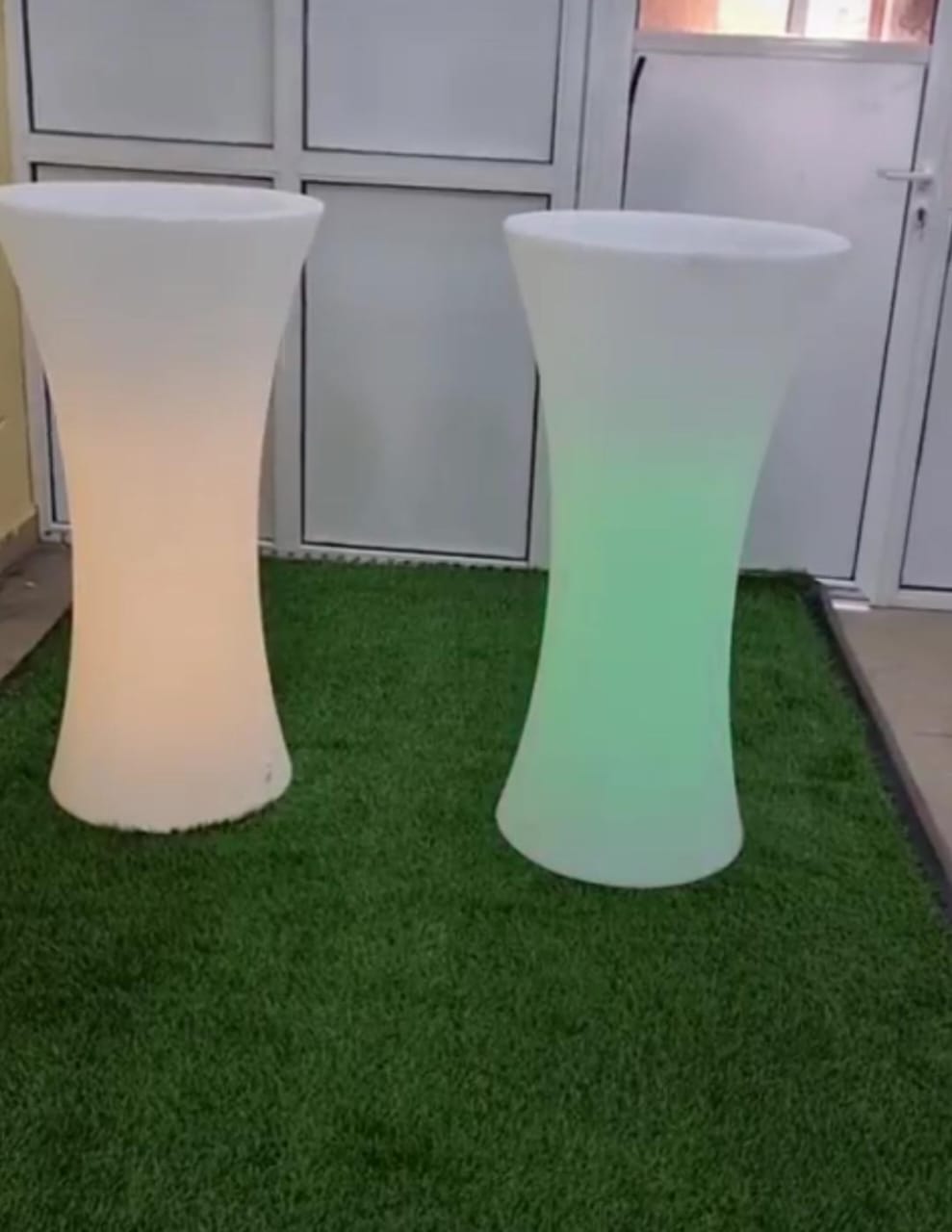LED cocktail table